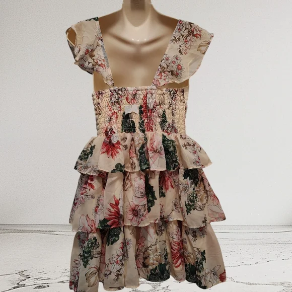🆕NWT Sale 💯 Floral Ruffle Dress - Picture 3 of 3
